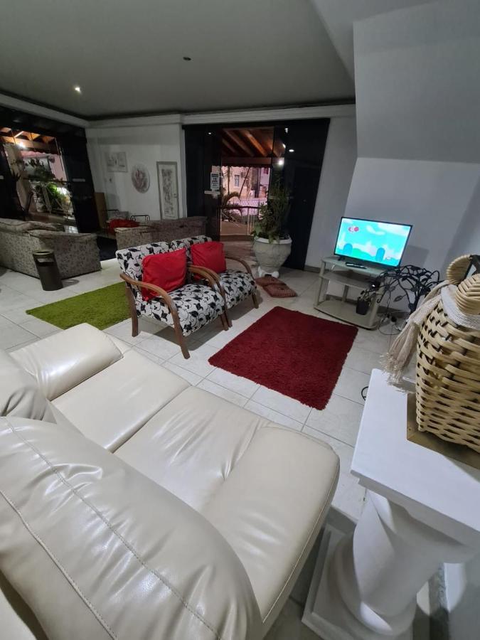 Vitoria Garden Hotel อากวัสจิลิงดอยา ภายนอก รูปภาพ